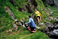 Struggling over Mam na Chloich Airde