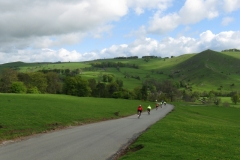 Descending to Ilam and Bunster Hill