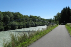 Cycle track beside R.Alfenz