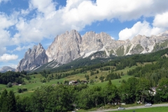 Descent of Passo de Tre Croci to Cortina