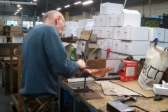 Hand rivetting