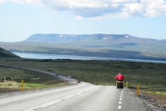 Peter and Tony descending to Þingvallavatn